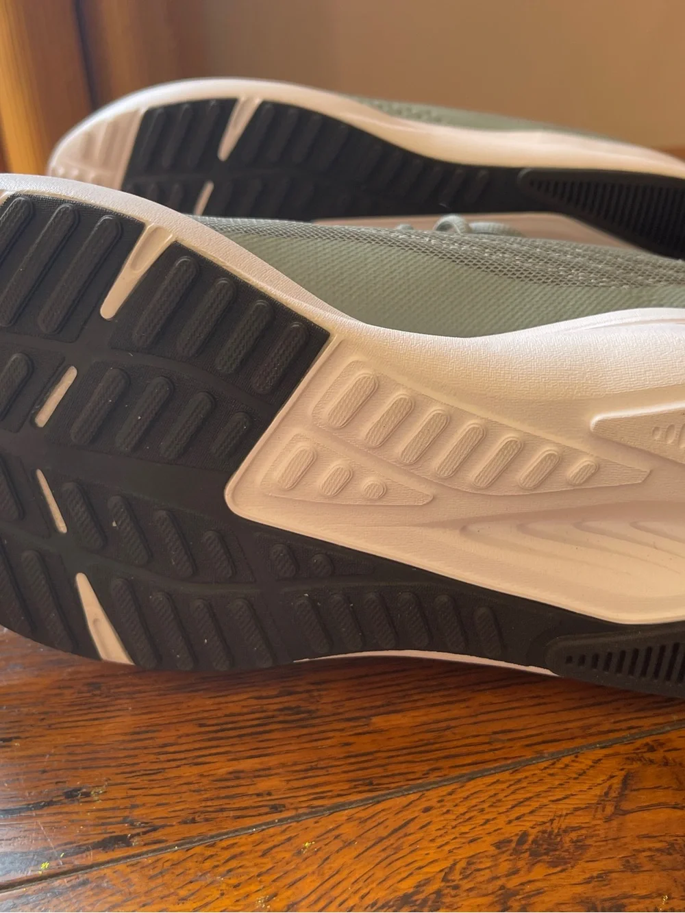NEW  Reebok Men's Mesh Running Sneakers - Sage Green